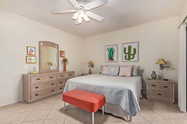 Building Photo - 9555 E Raintree Dr