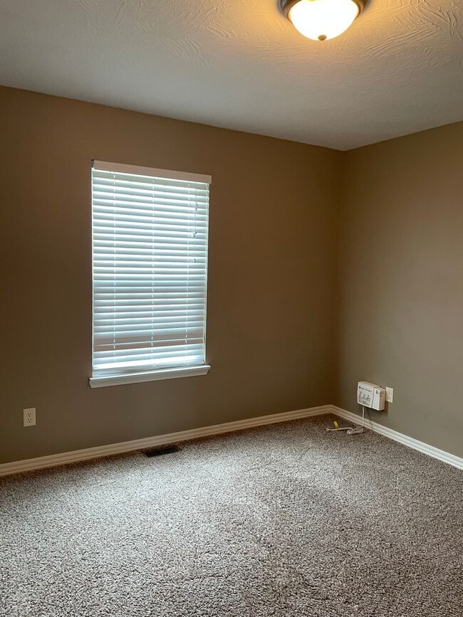 Building Photo - 3 Bedroom, All Brick home in Republic for ...
