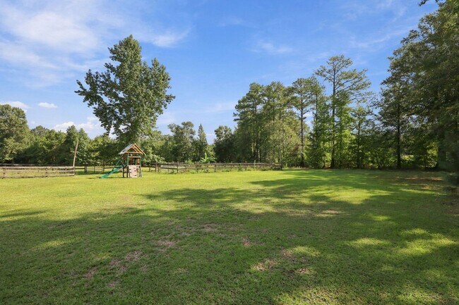 Building Photo - 570 Buchanan Rd