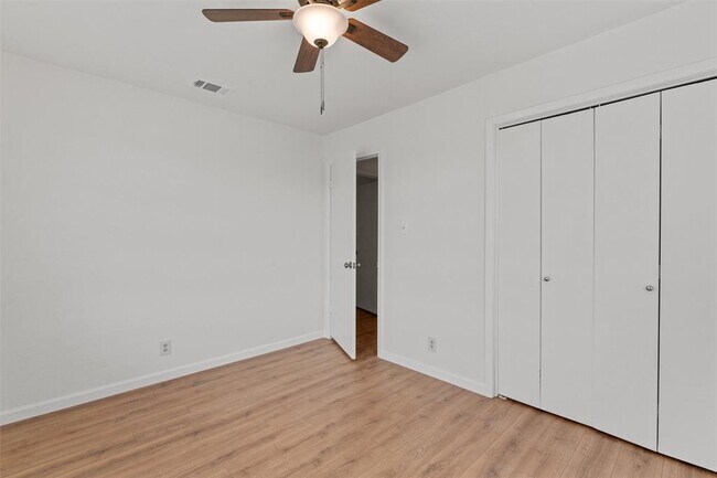 Building Photo - 209 E Rector St