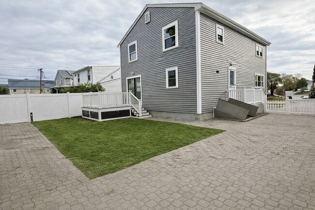 Building Photo - 70 Seminole Ave