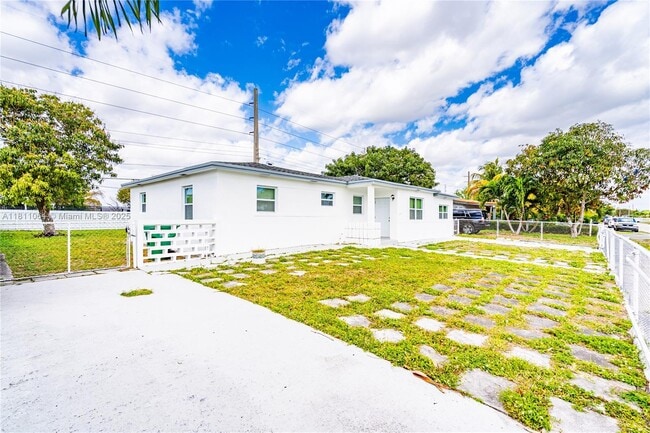 Building Photo - 8330 NW 35th Pl