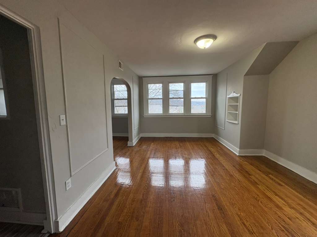 Building Photo - 1260 Whalley Ave