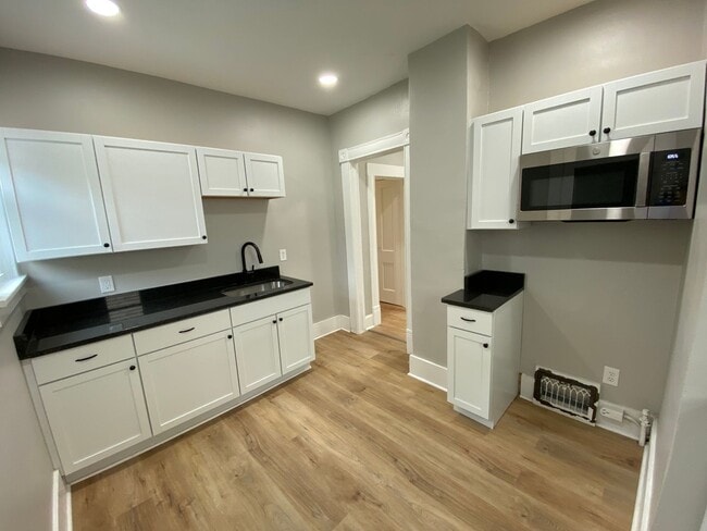 Building Photo - Fully Remodeled House!