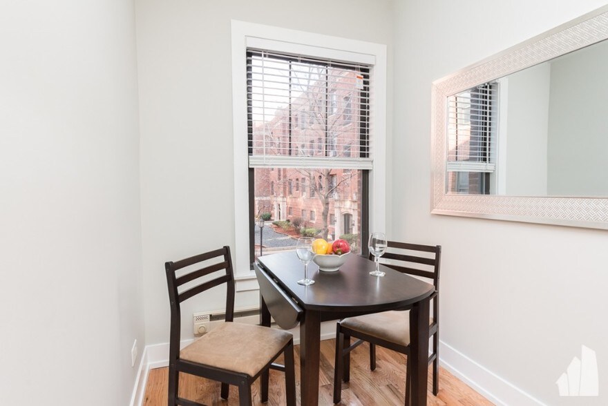 Building Photo - 2900 N Mildred Ave