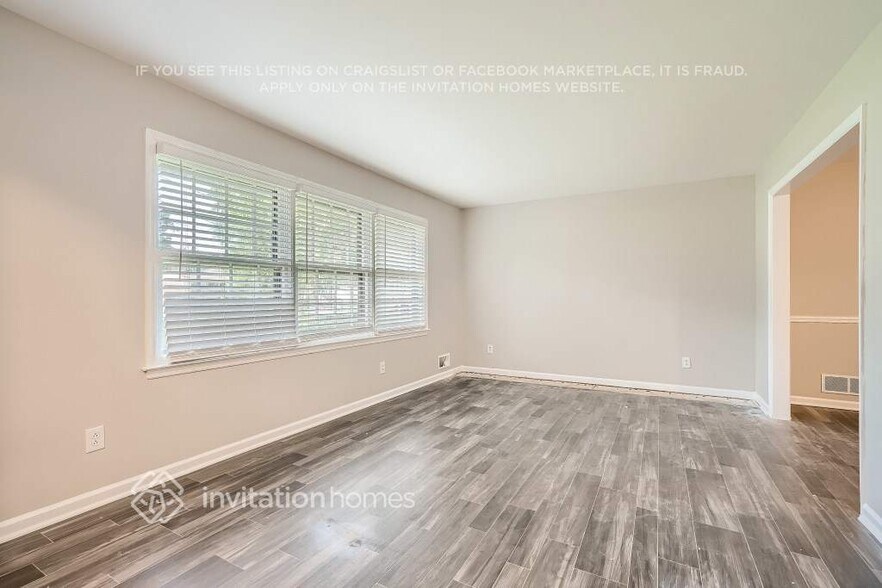 Building Photo - 2360 Sandgate Rd SW