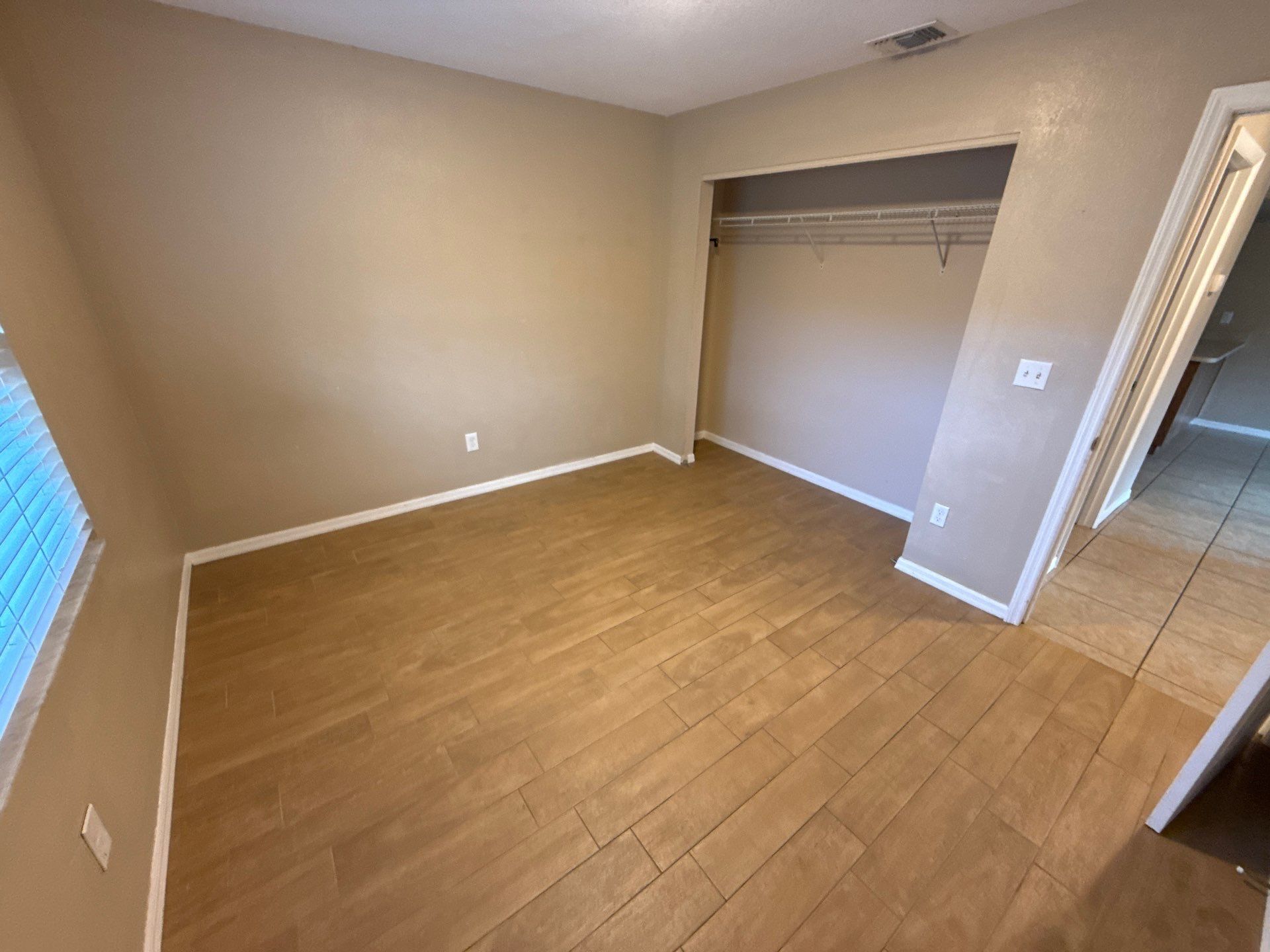 Building Photo - 2555 E Marco Ct