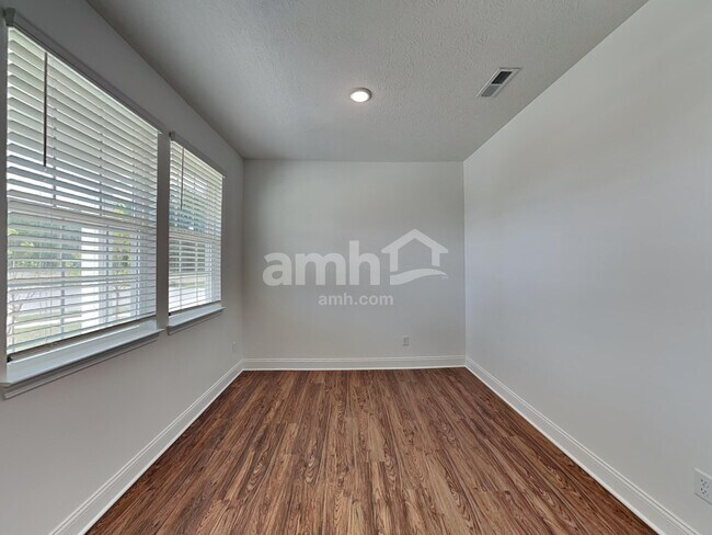 Building Photo - 206 Gershon Way