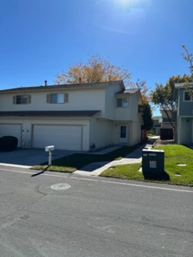 Primary Photo - 3 Bed, 2.5 bath home in Carson City, Available 11/11