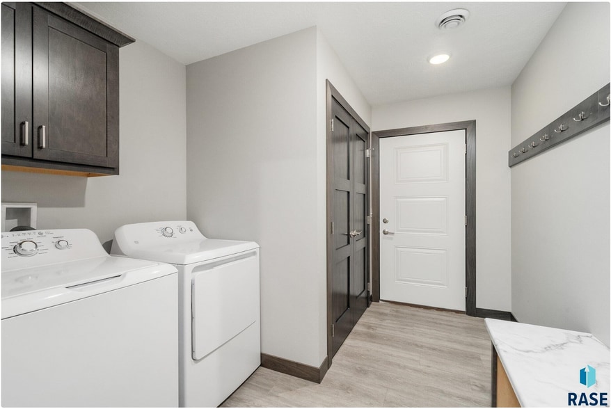 Building Photo - 4603 W 35th St N