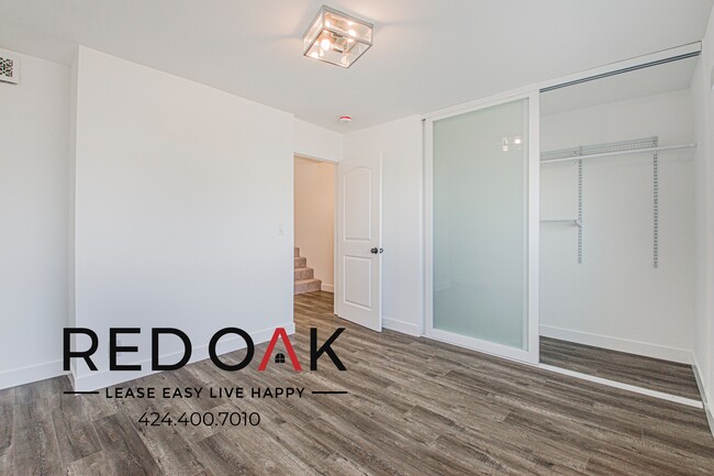 Building Photo - 2965 Waverly Dr