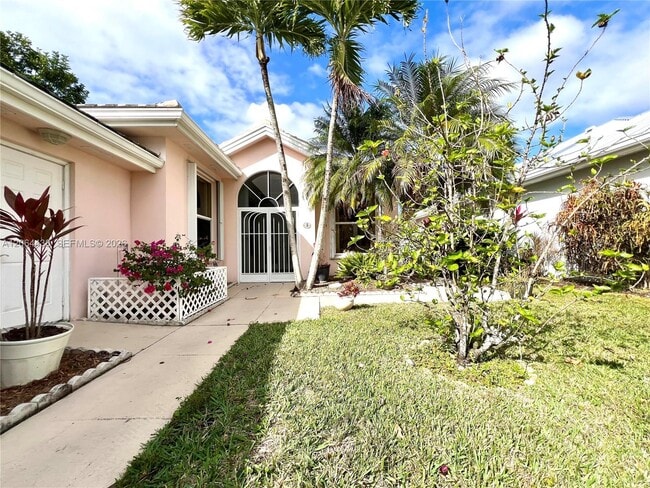 Building Photo - 7625 SE Bay Cedar Cir