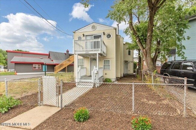 Building Photo - 109 Poole Ave