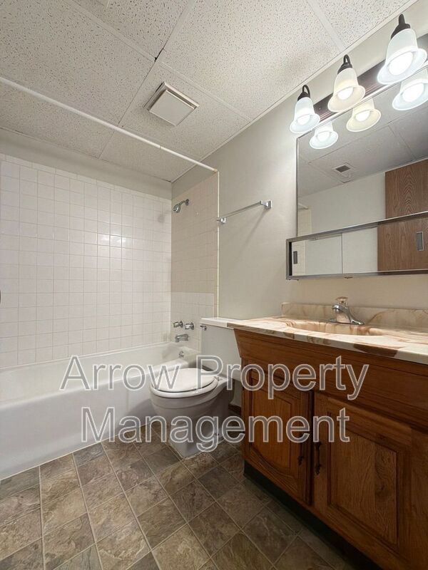 Building Photo - 1421 D St