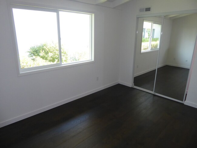 Building Photo - RARELY AVAILABLE TWO BEDROOM TWO BATH ONE ...