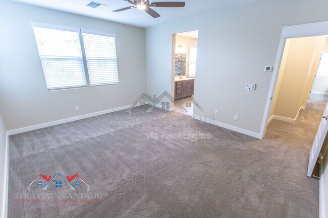 Building Photo - 2095 S Saguaro Dr