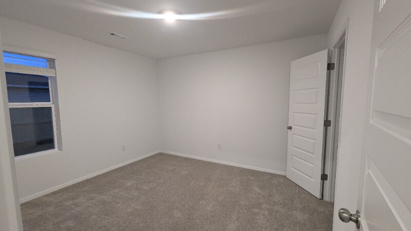 Building Photo - 1405 E Latium St