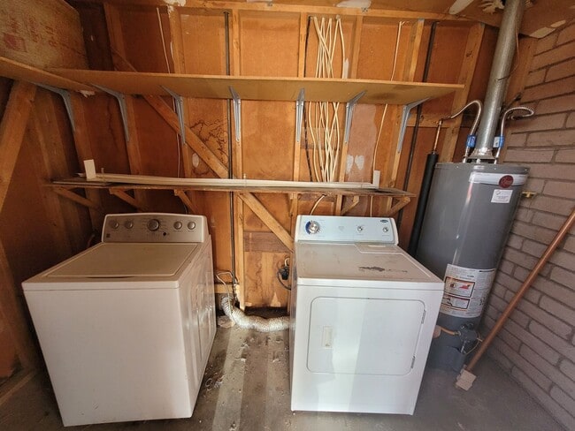 Building Photo - Newly remodeled 3 bedroom, 2 full bath home on large fenced lot.