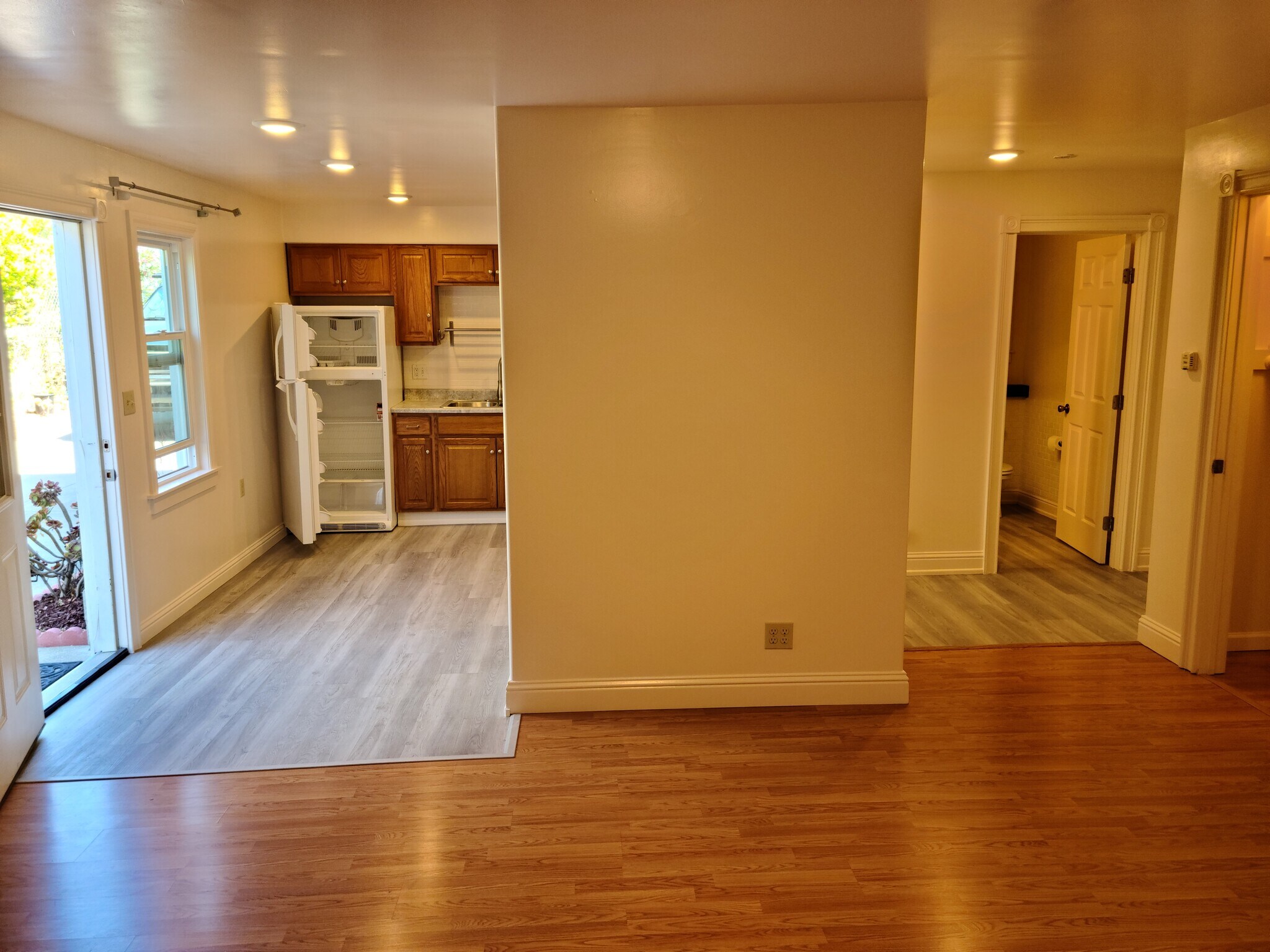 Building Photo - 611 Santa Clara Ave