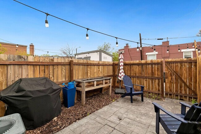 Building Photo - 3022 California St