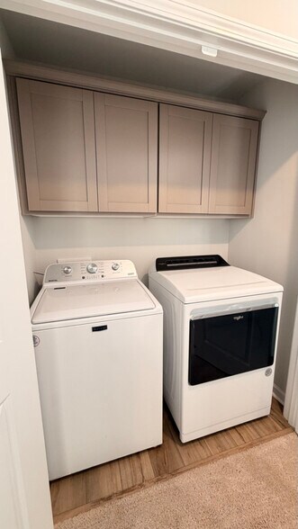 Building Photo - 1428 Donhill Dr