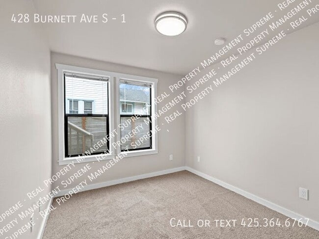 Building Photo - 428 Burnett Ave S