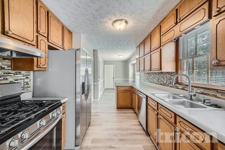 Building Photo - 70 Wake Rd