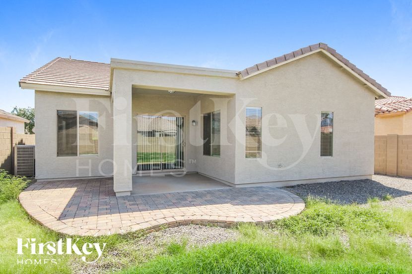 Building Photo - 390 E Yellow Wood Ave