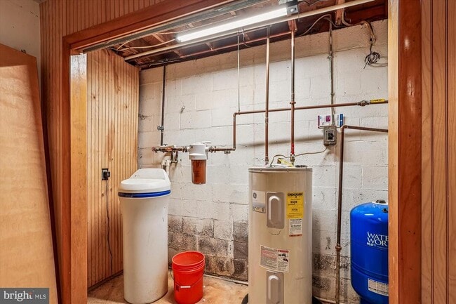 Building Photo - 1506 Widows Mite Rd