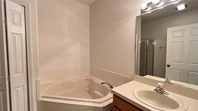 Building Photo - 16709 Fresh Meadow Dr