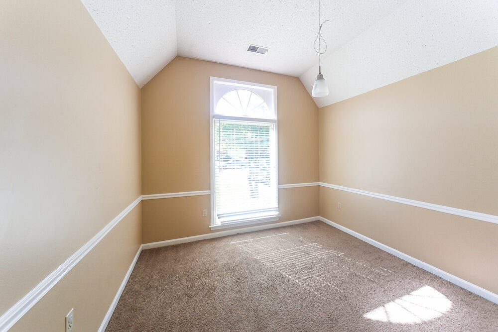 Building Photo - 6770 Lake Point Cir