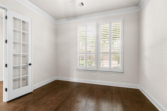 Building Photo - 18900 N Bee Cave Springs Cir