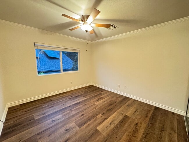 Building Photo - Stunning 5Bd/3.5Ba Home in Laguna Hills with a Pool and Elevator!