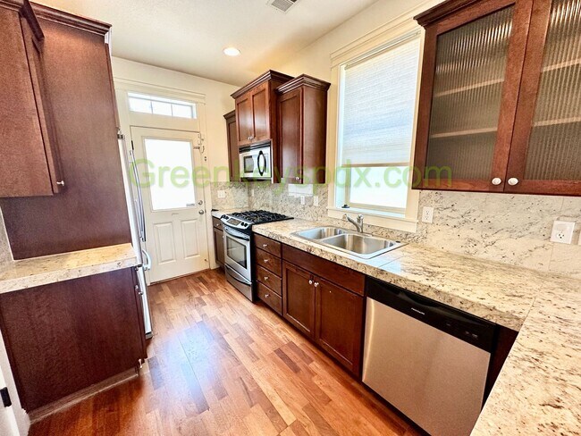 Building Photo - Secure and Beautiful 3-Bedroom 2.5-Bathroo...