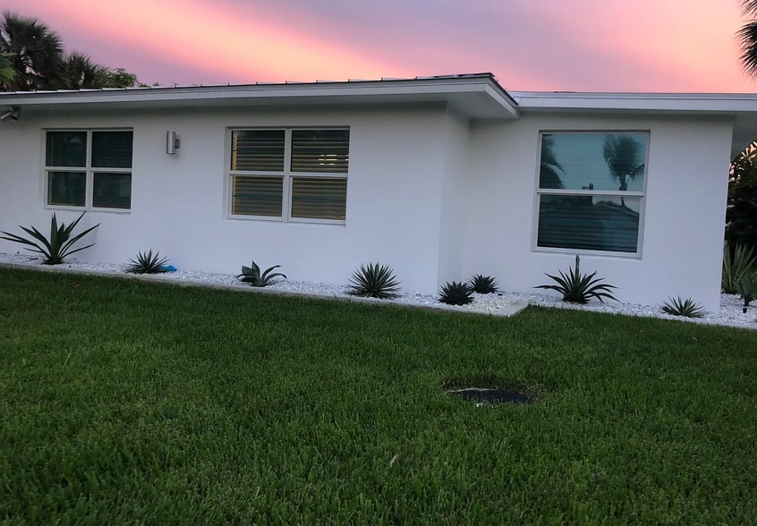 Building Photo - 301 3rd Ave