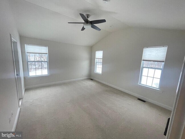 Building Photo - 365 W Boulder Dr