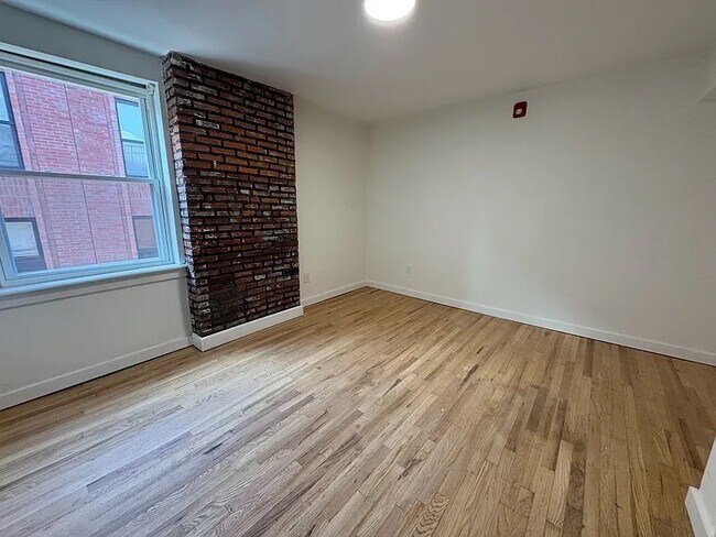 Building Photo - 536 N 19th St