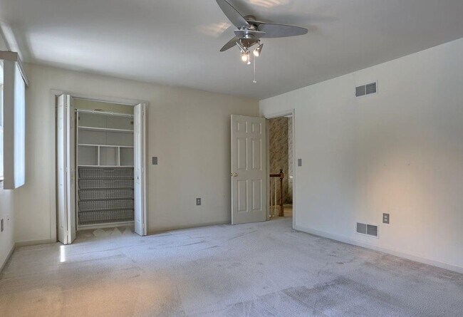 Building Photo - 50 Ironstone Dr