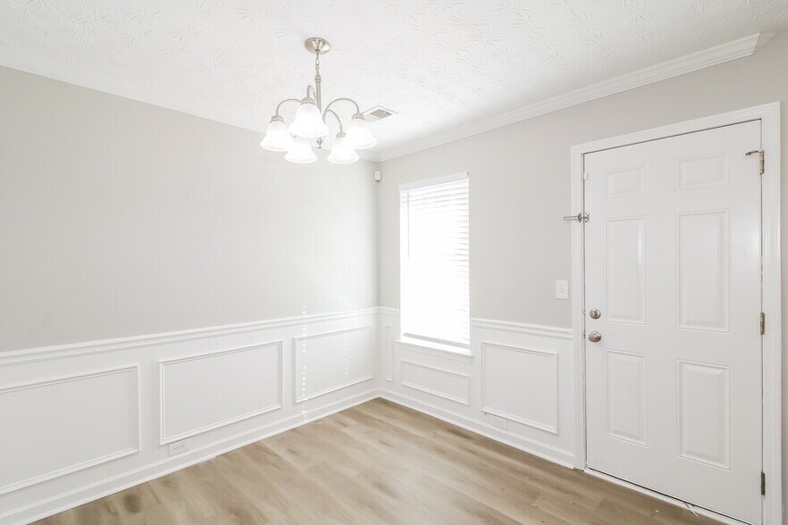 Building Photo - 6432 E Meyer Dr