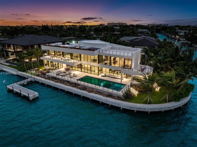 Building Photo - 11400 N Bayshore Dr