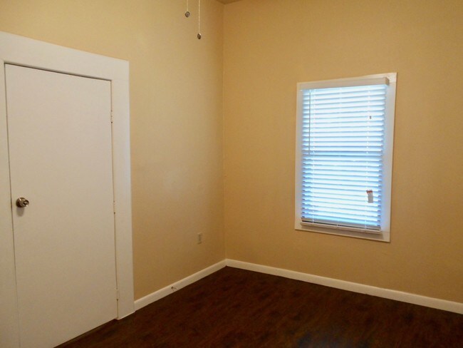 Building Photo - 1025 Chaffin St