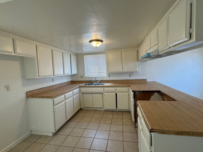 Building Photo - 818 Wallace St