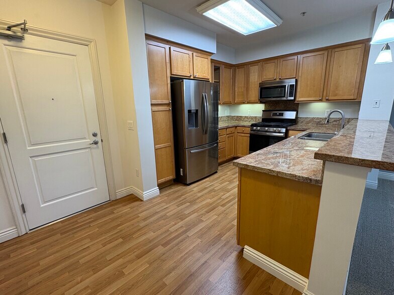Building Photo - 1310 Creekside Dr