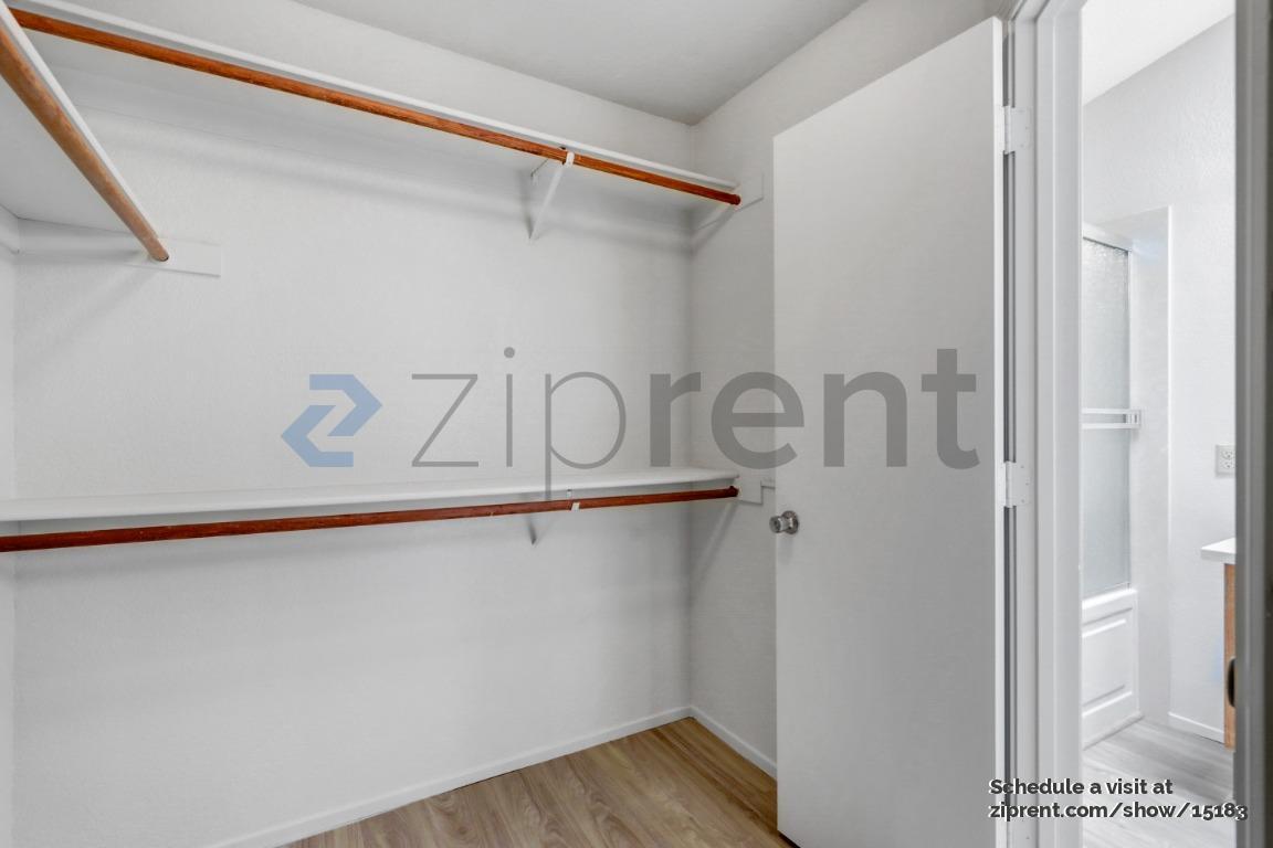 Building Photo - Unit