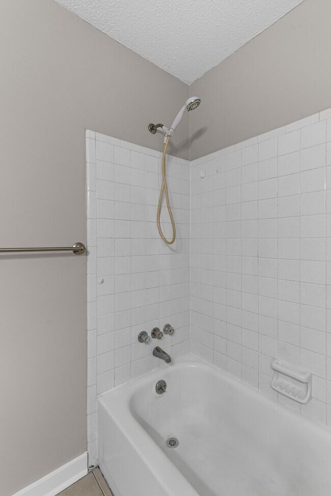 Building Photo - Seller Financing Available!