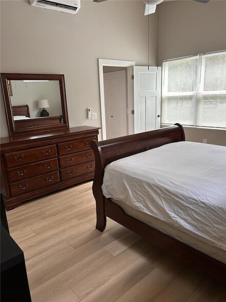 Building Photo - 12870 NE 103 Terrace