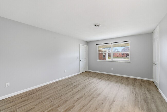 Building Photo - 84 Lasalle St