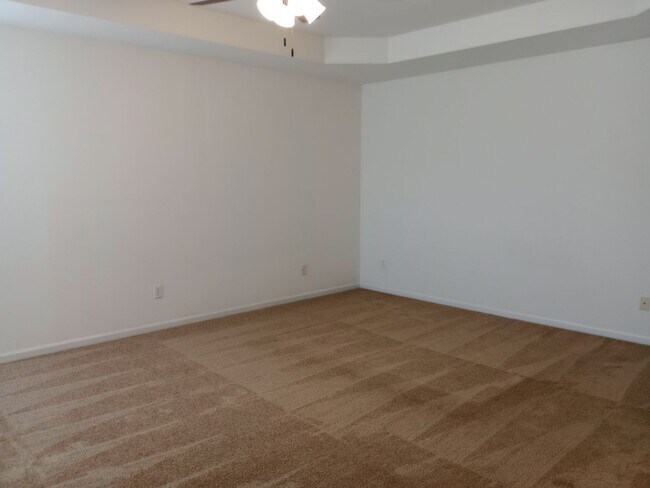 Building Photo - 1724-1726-1726 Louise Cir