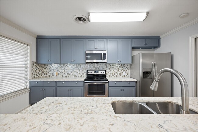 Building Photo - 3835 Tartan Ln