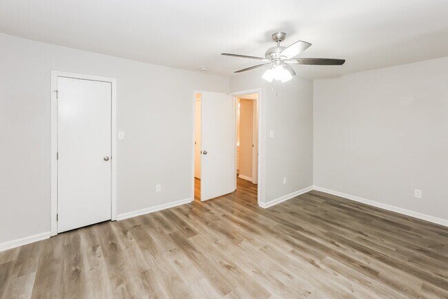 Building Photo - 7115 Casual Corner Ln